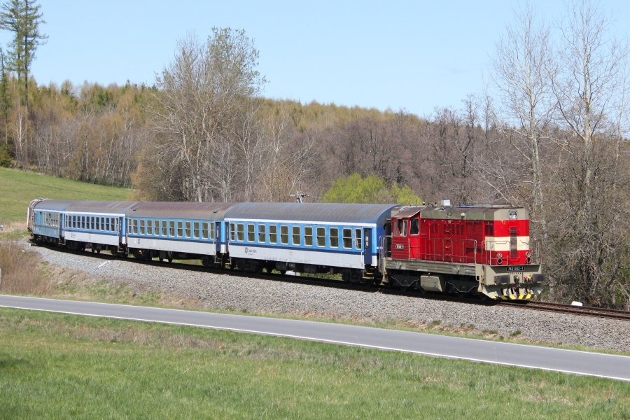 742 082-1