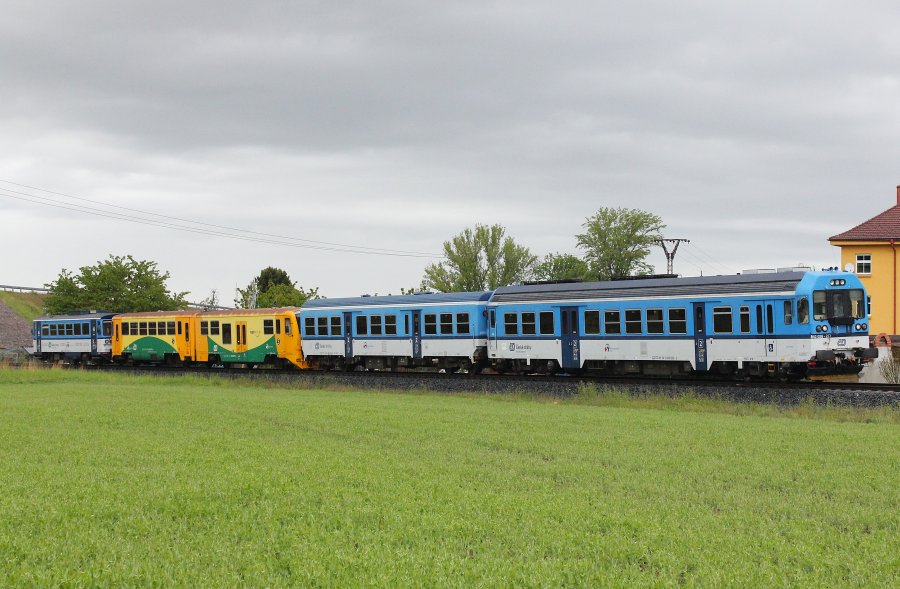 843 028-2