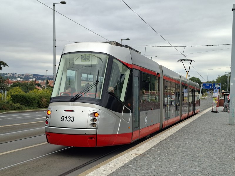 9133