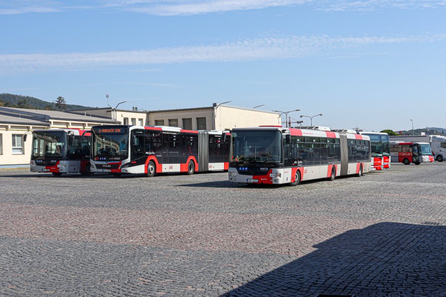 9973