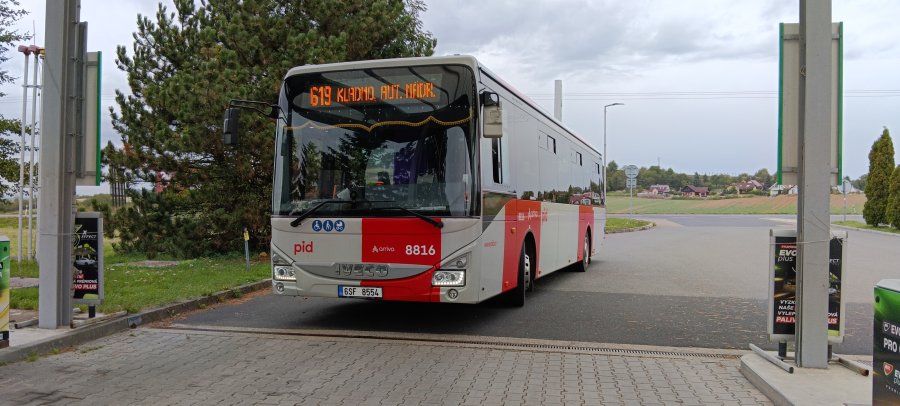 8816