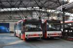 trolejbusy 3277 a 3268 na hale vozovny Husovice v dubnu 2015, aktuálně tyto vozy do provozu nezasahují