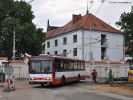 Již definitivně odstavený trolejbus 3240 určený pro Ukrajinu projíždí zrušeným úsekem na Mendlově náměstí. Výprava trolejbusů typu 14Tr na linku 37 je již také minulostí.