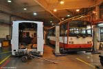 V dílnách TÚ probíhají renovace retro trolejbusů (zadní článek 3601) i rozebírání vyřazených trolejbusů (3254).
