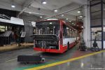 Trolejbus 3505 během rozebírání na hale těžké údržby ve vozovně Komín