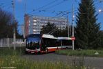 Trolejbus 3326 byl původně slatinský, ale později byl přesunut do vozovny Komín. Snímek zároveň zachycuje odstavování trolejbusů na stopě vedoucí ze zkušební dráhy po uzavření odstavné plochy ve vozovně Komín.